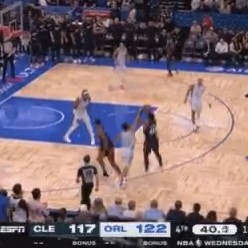 世界杯高清直播平台官网下载安装-骑士连进5个三分追到2分了！米切尔接哈登传球借掩护干拔三分轰进