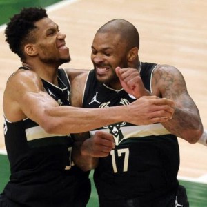 塔克离开对雄鹿有多伤？五小阵容仍是布帅选择之一